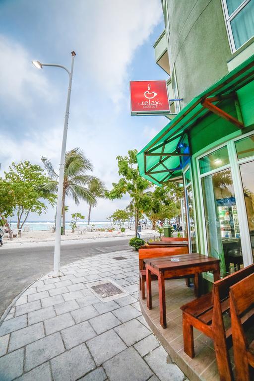 Relax Beach Inn Male Bagian luar foto