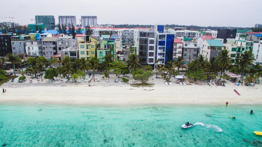 Relax Beach Inn Male Bagian luar foto
