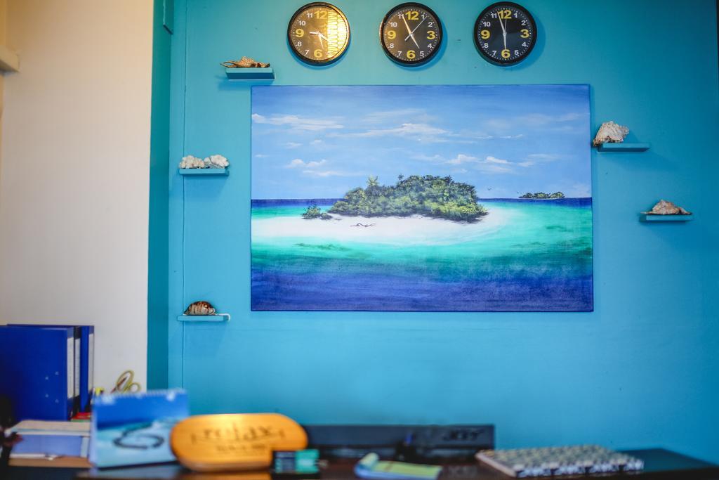 Relax Beach Inn Male Bagian luar foto