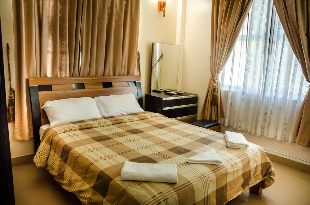 Relax Beach Inn Male Bagian luar foto