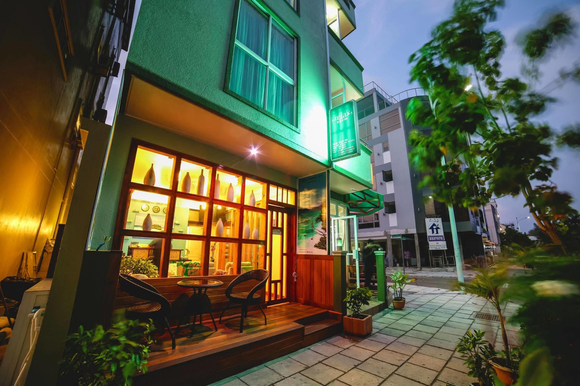 Relax Beach Inn Male Bagian luar foto